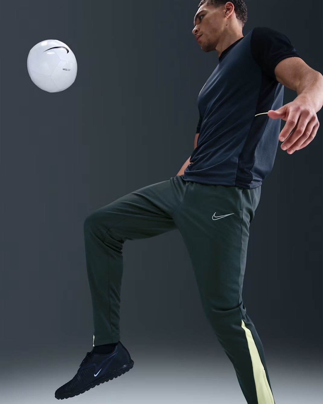 NIKE ACADEMY WINTER WARRIOR MEN'S DRI-FIT ZIP GLOBAL FOOTBALL PANT SEAWEED/LIMELIGHT