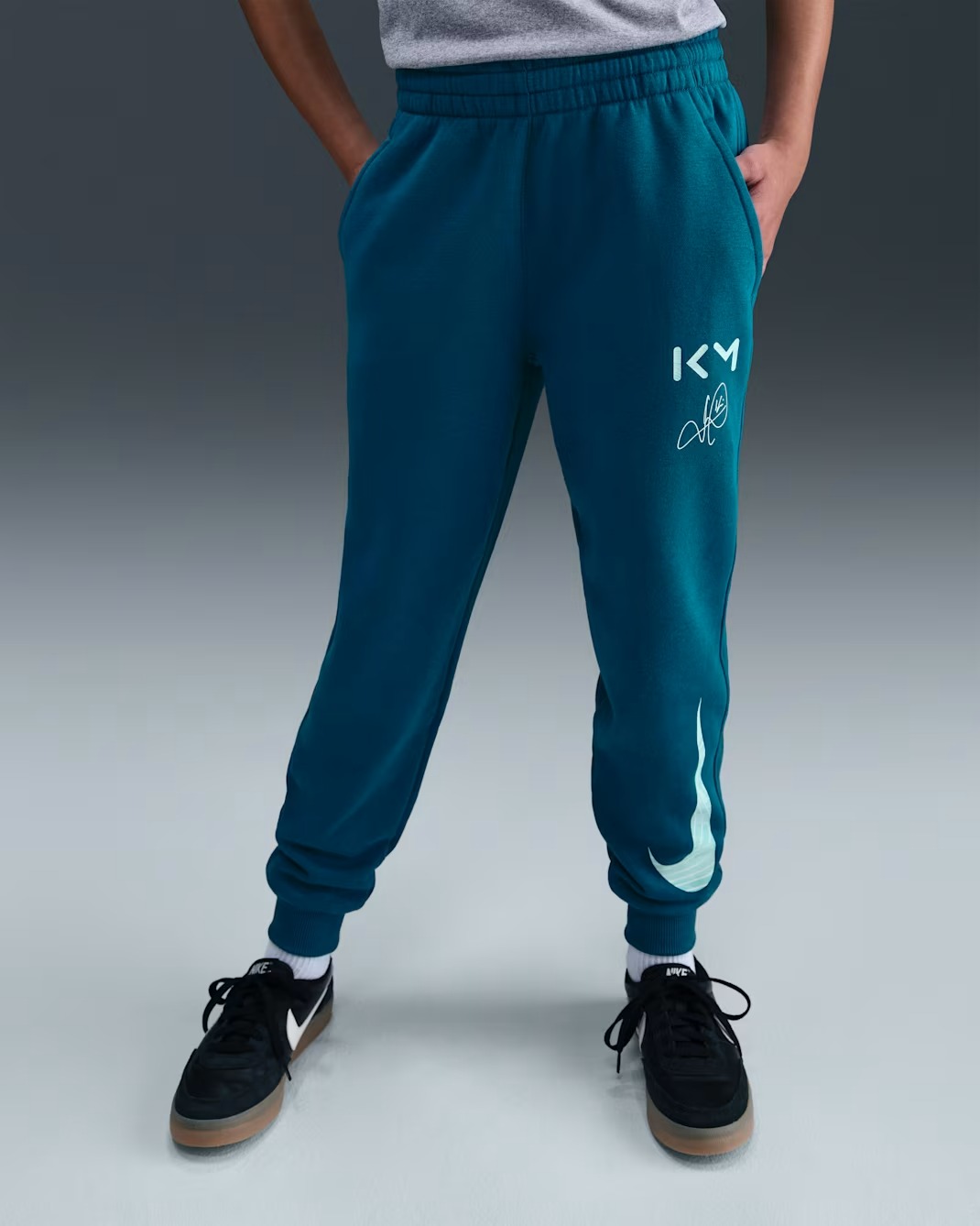 NIKE KM CLUB FLEECE JOGGER JUNIOR GREEN ABYSS/IGLOO