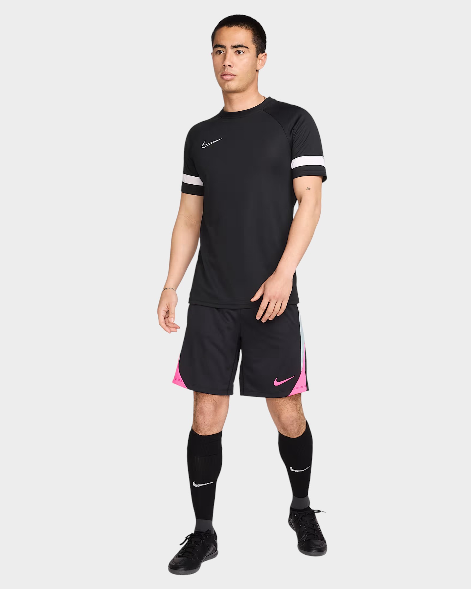 NIKE STRIKE MEN'S DRI-FIT SHORT BLACK/OCEAN CUBE/HYPER PINK