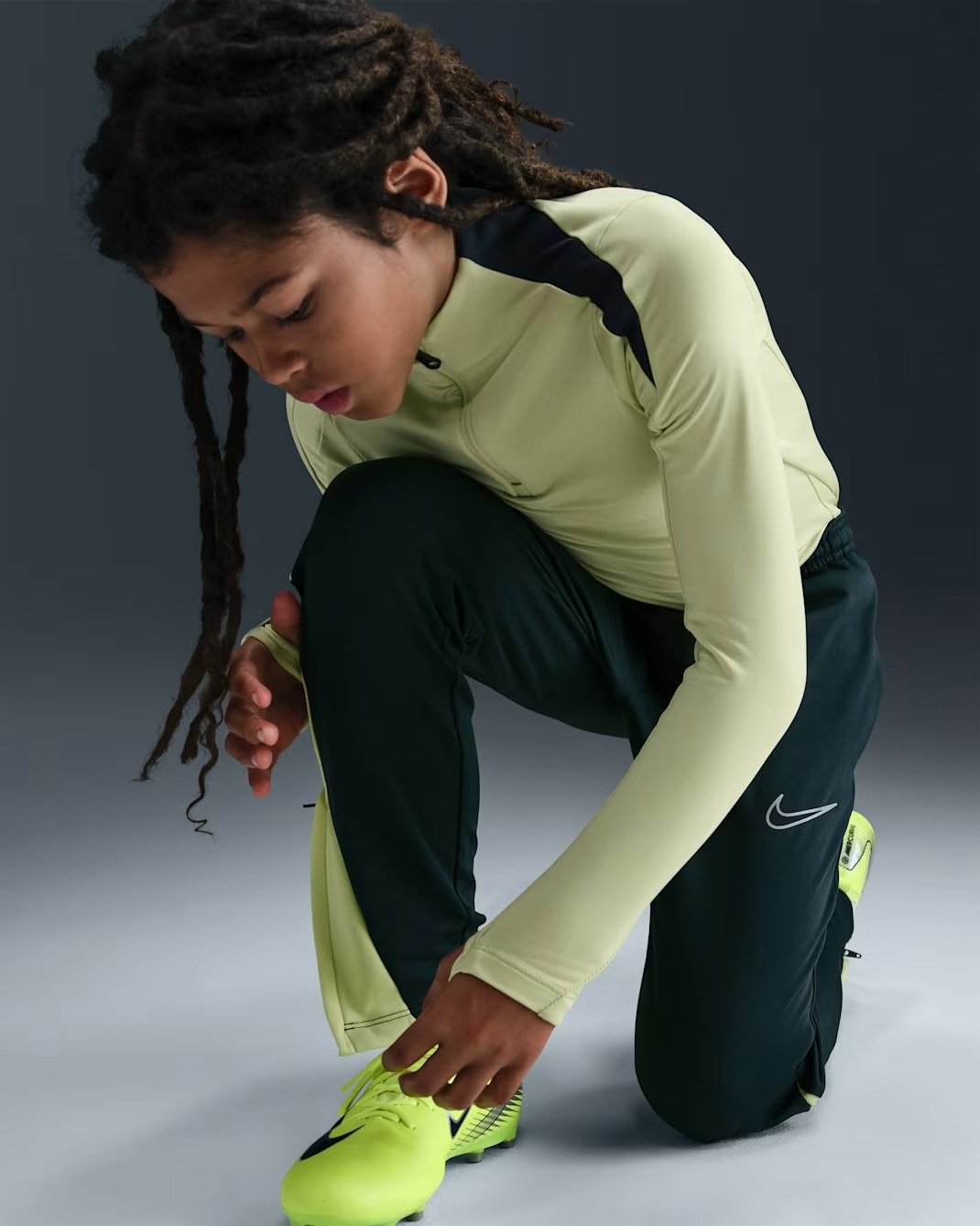 NIKE THERMA-FIT ACADEMY PANT JUNIOR SEAWEED/LIMELIGHT