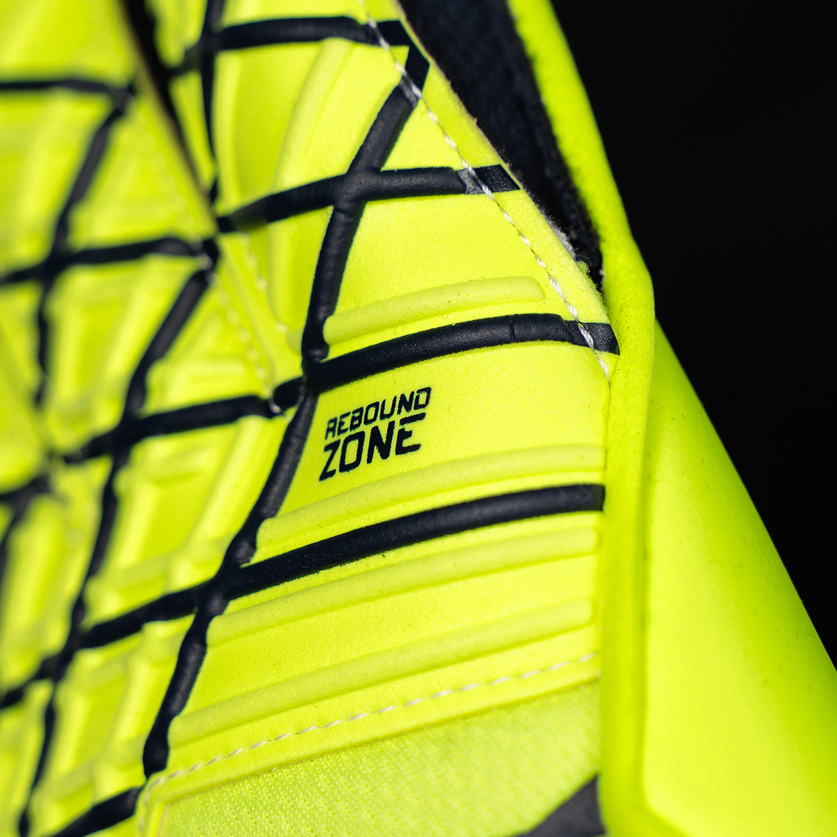 1011332011113_ENERGY_Softgrip_CloseUp_05.jpg UHLSPORT PREDICTION ENERGY ABSOLUTGRIP RC #377
