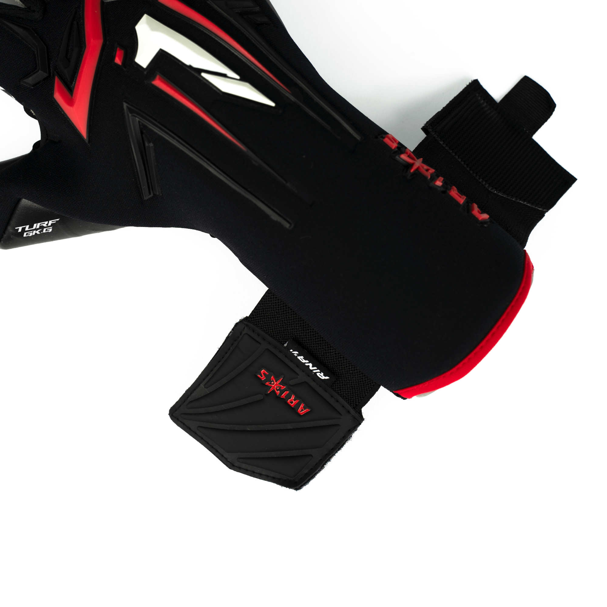 RINAT ARIES X TURF BLACK