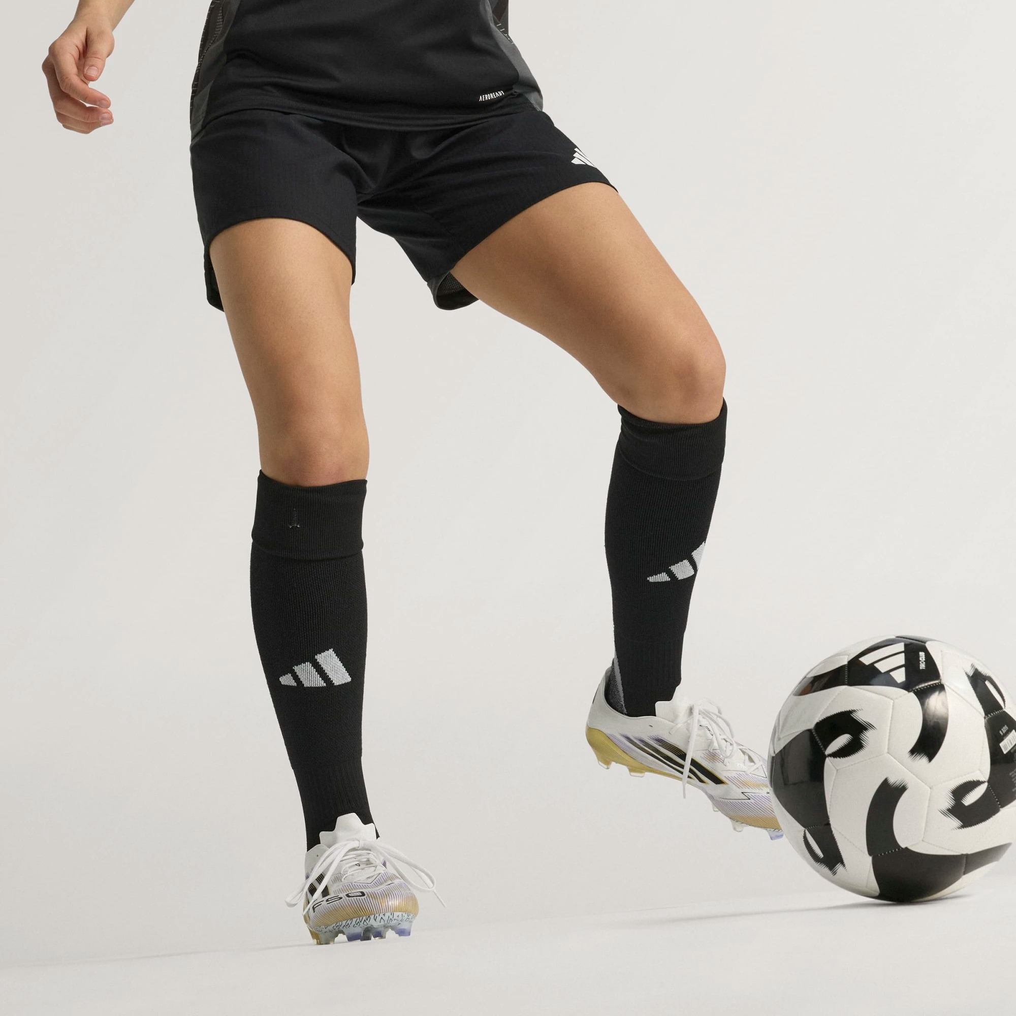 ADIDAS F50 ELITE FG WHITE/BLACK/GOLD METALLIC ADIDAS F50 ELITE FG WHITE/BLACK/GOLD METALLIC