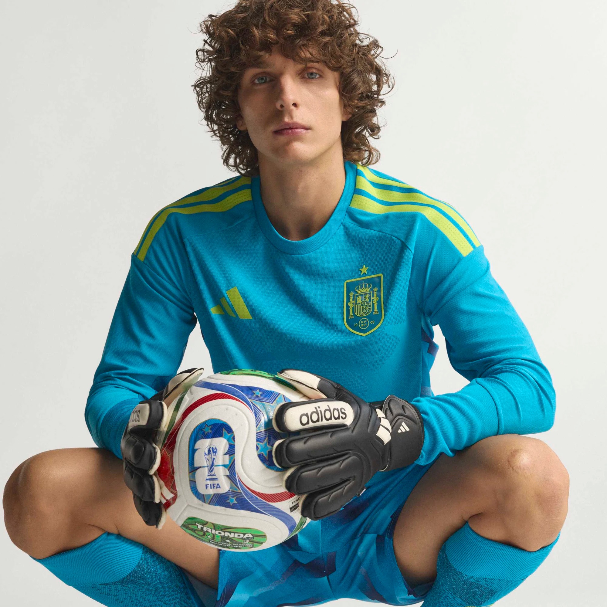 ADIDAS SPAIN 26 HOME AUTHENTIC GOALKEEPER JERSEY LS