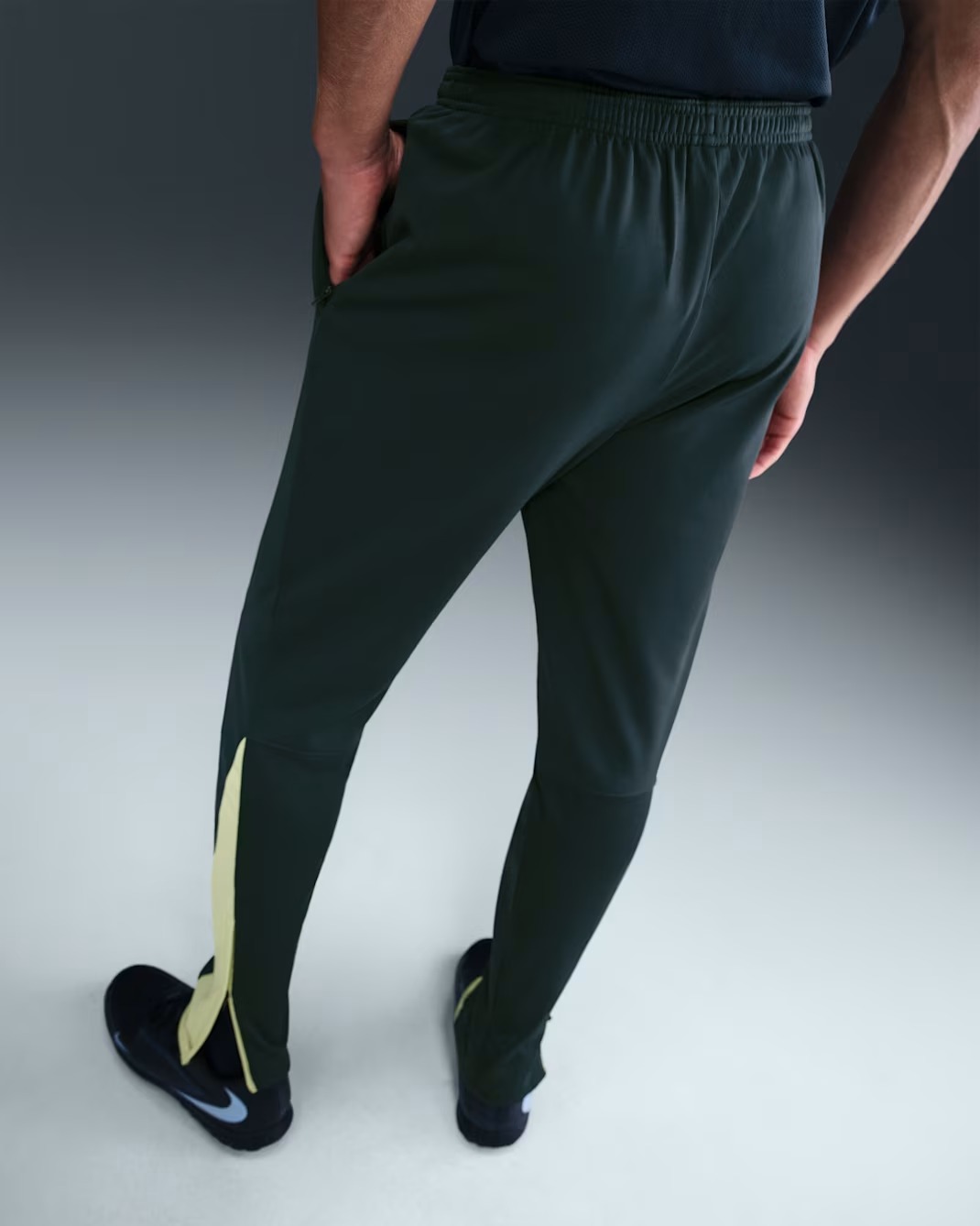 NIKE ACADEMY WINTER WARRIOR MEN'S DRI-FIT ZIP GLOBAL FOOTBALL PANT SEAWEED/LIMELIGHT