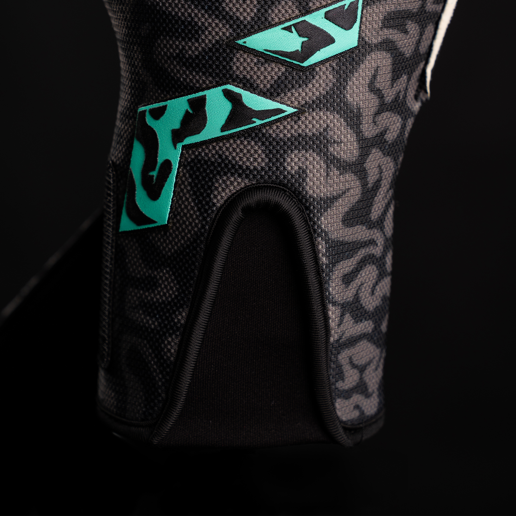 ONE GLOVE OG1 JUNIOR MONSTER GRAVITY