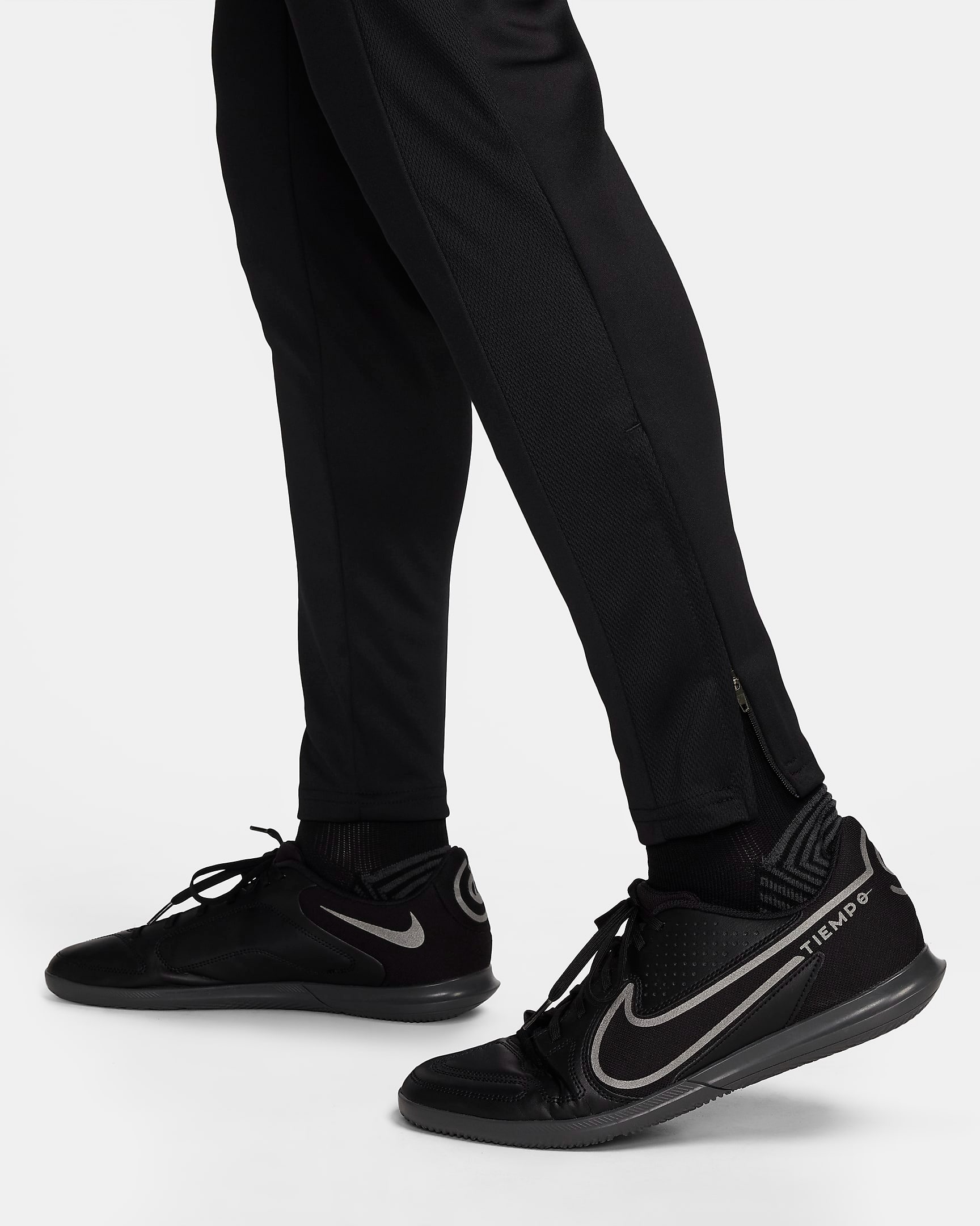 NIKE ACADEMY MEN'S DRI-FIT ZIP GLOBAL FOOTBALL PANT BLACK/BLACK/METALLIC GOLD