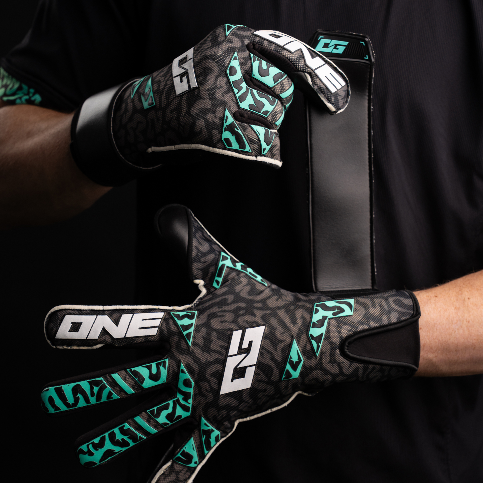 ONE GLOVE OG1 JUNIOR MONSTER GRAVITY