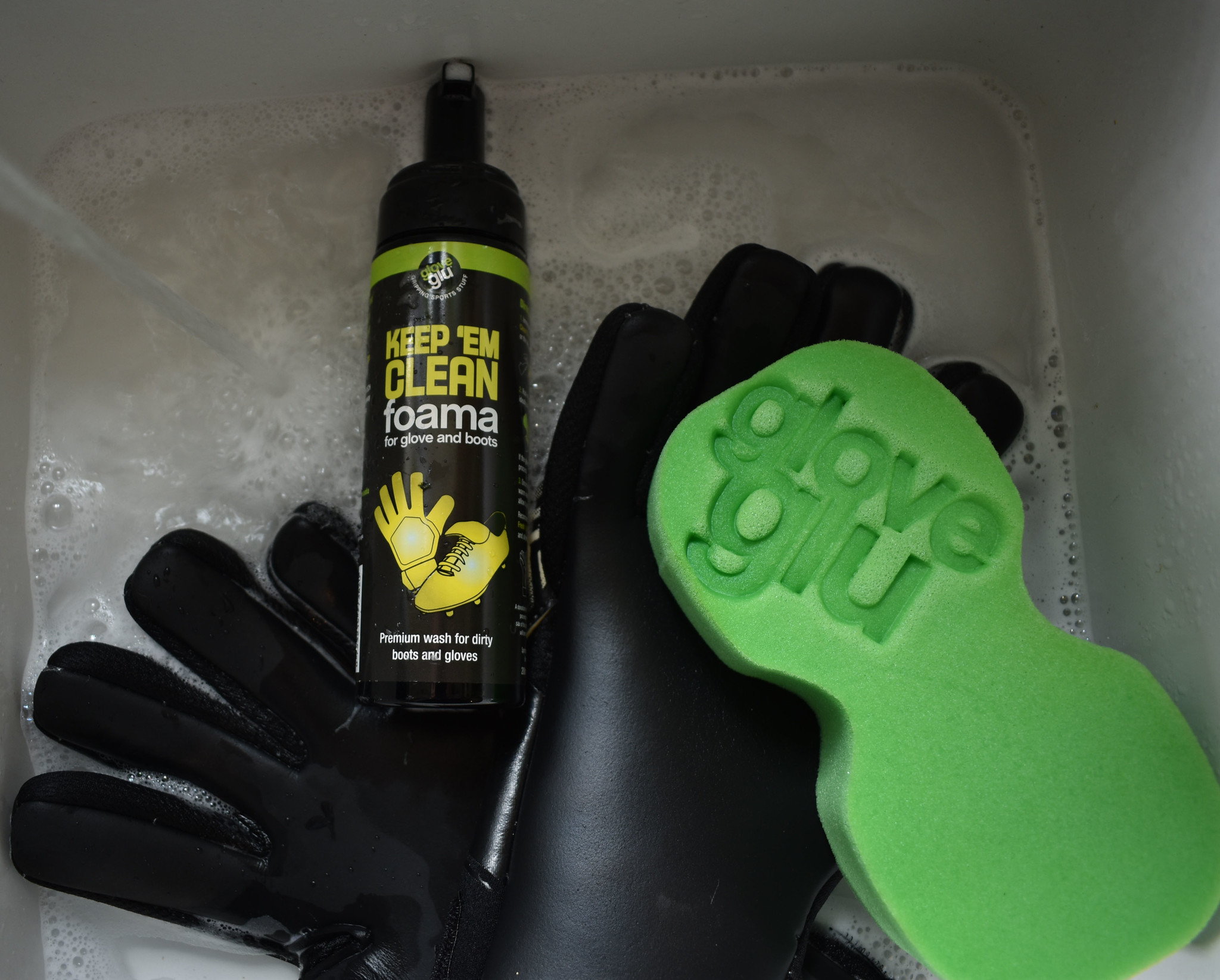 GLOVEGLU KEEP 'EM CLEAN SPONGE GLOVEGLU KEEP 'EM CLEAN SPONGE