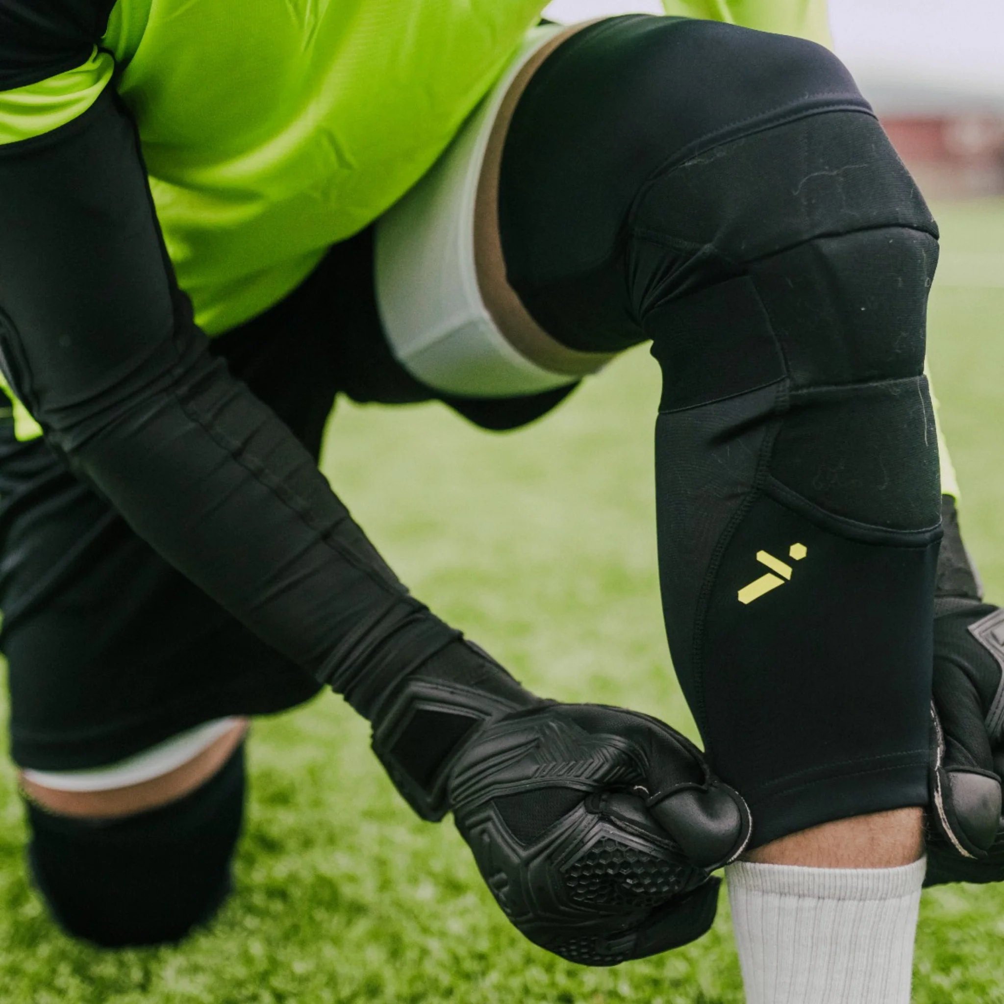 STORELLI BODYSHIELD KNEE GUARDS