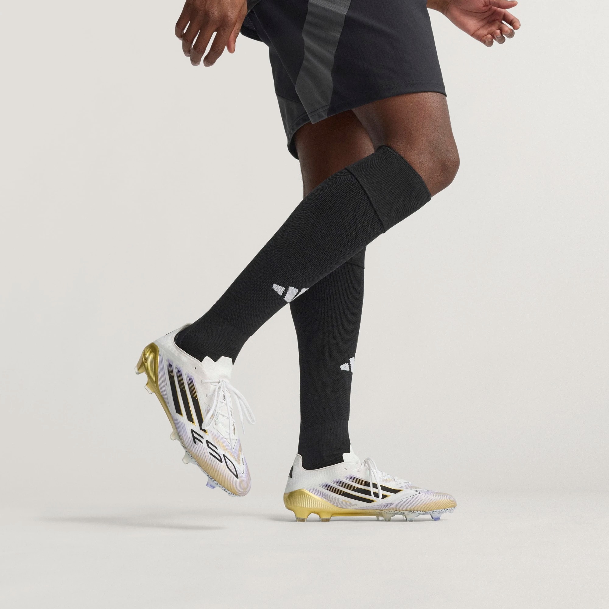 ADIDAS F50 ELITE FG WHITE/BLACK/GOLD METALLIC ADIDAS F50 ELITE FG WHITE/BLACK/GOLD METALLIC
