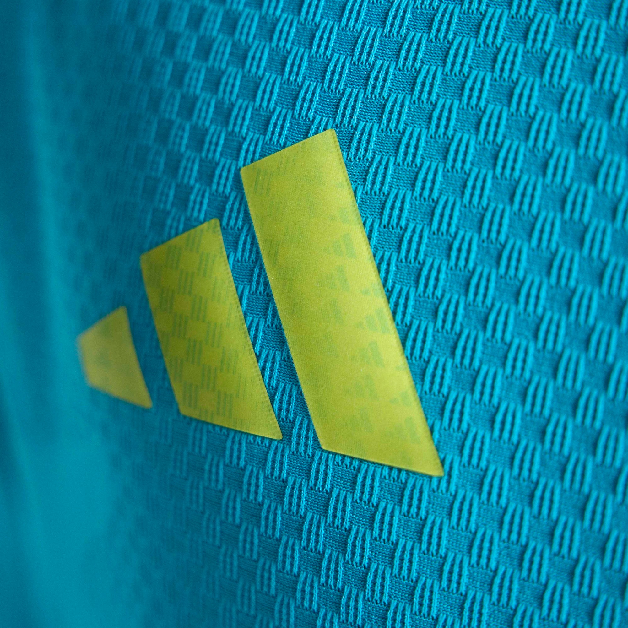 ADIDAS SPAIN 26 HOME AUTHENTIC GOALKEEPER JERSEY LS