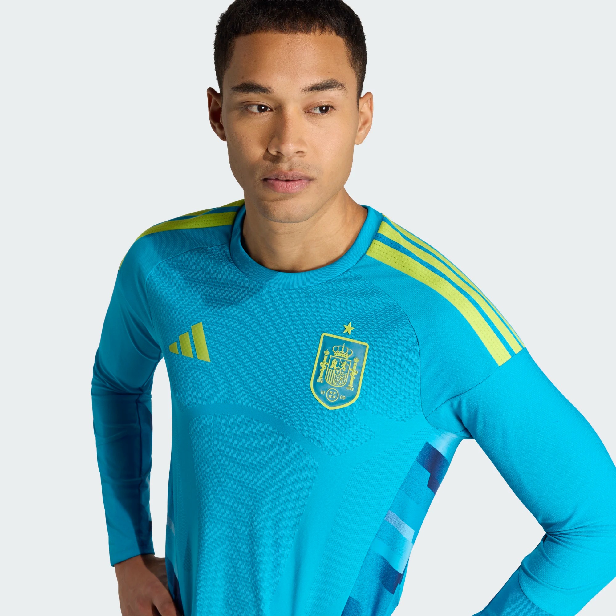 ADIDAS SPAIN 26 HOME AUTHENTIC GOALKEEPER JERSEY LS